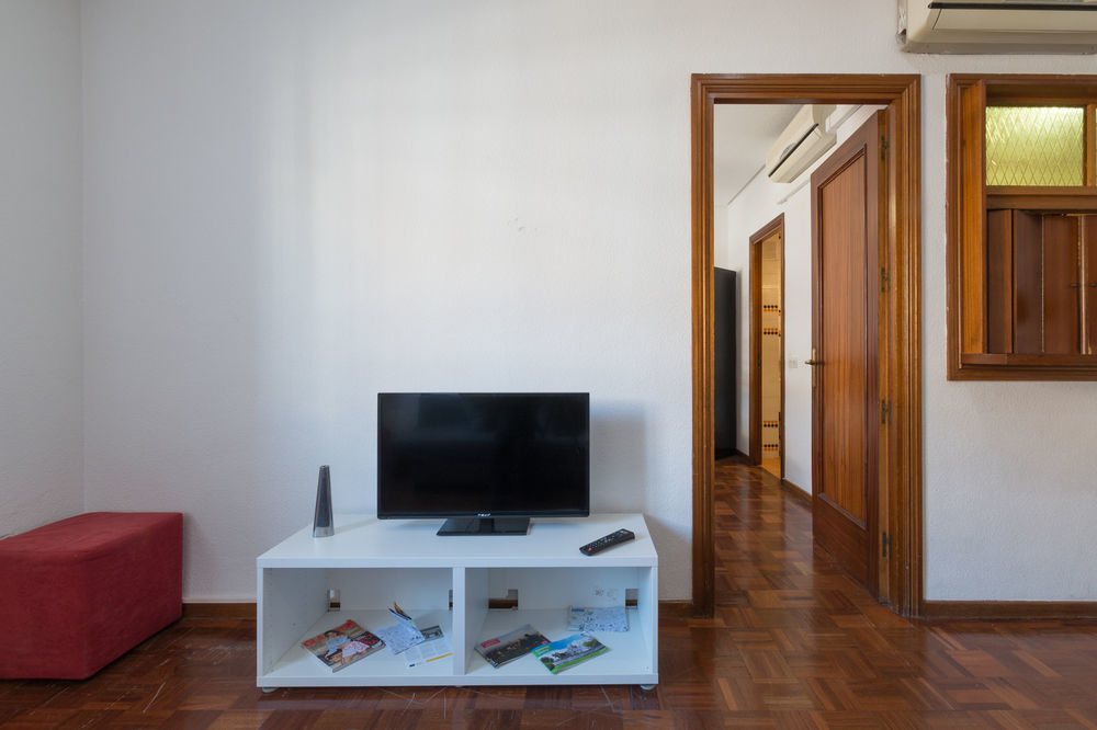 Apartamentos Arapiles Madrid Exterior photo